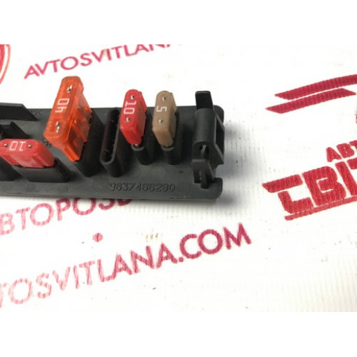 Панель предохранителей Citroen Berlingo 2003-2008 9637466280